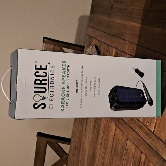 SOURCE ELECTRONICS Karaoke Speaker LED Light-Up Bluetooth *NEW BOX* great GIFT! - Picture 4 of 4